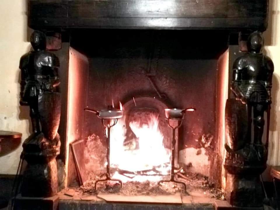 Hotel MANOIR DU TERTRE au coeur de la forêt de Brocéliande Paimpont Esterno foto