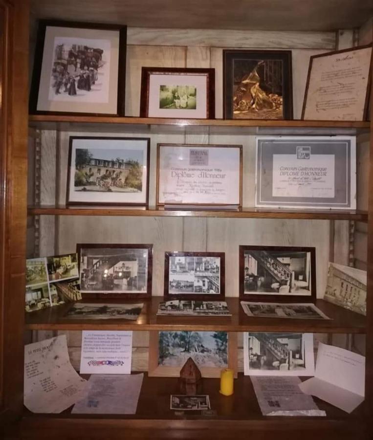 Hotel MANOIR DU TERTRE au coeur de la forêt de Brocéliande Paimpont Esterno foto