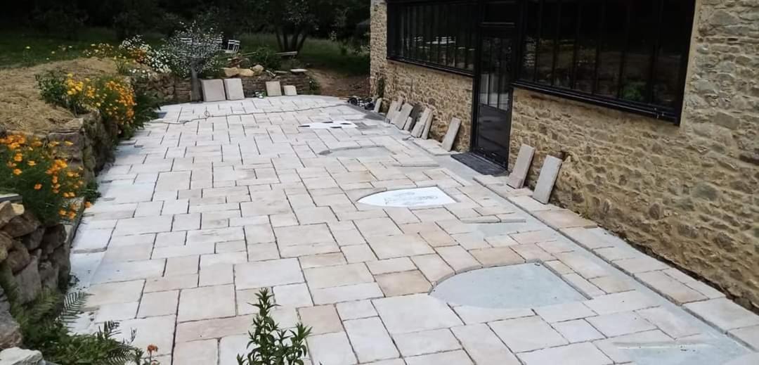 Hotel MANOIR DU TERTRE au coeur de la forêt de Brocéliande Paimpont Esterno foto