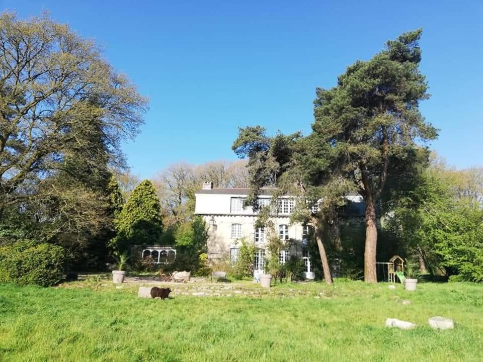 Hotel MANOIR DU TERTRE au coeur de la forêt de Brocéliande Paimpont Esterno foto